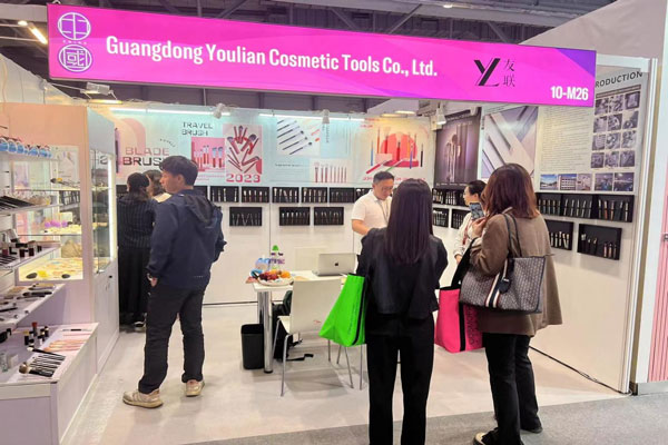มุ่งเน้นไปที่ Cosmoprof ของฮ่องกงที่ 26 ในเอเชียแปซิฟิก | กลุ่ม Yoly Charm เปิดตัว!