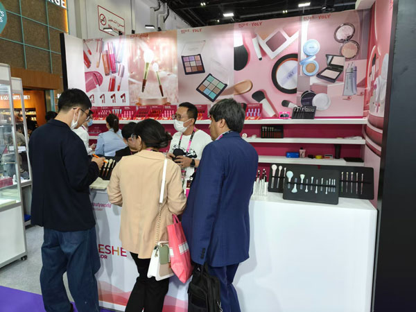 ตะวันออกกลางของ Beautyworld 27 กลุ่ม Yoly กำลังรอคุณอยู่ใน Hall 4-D38!